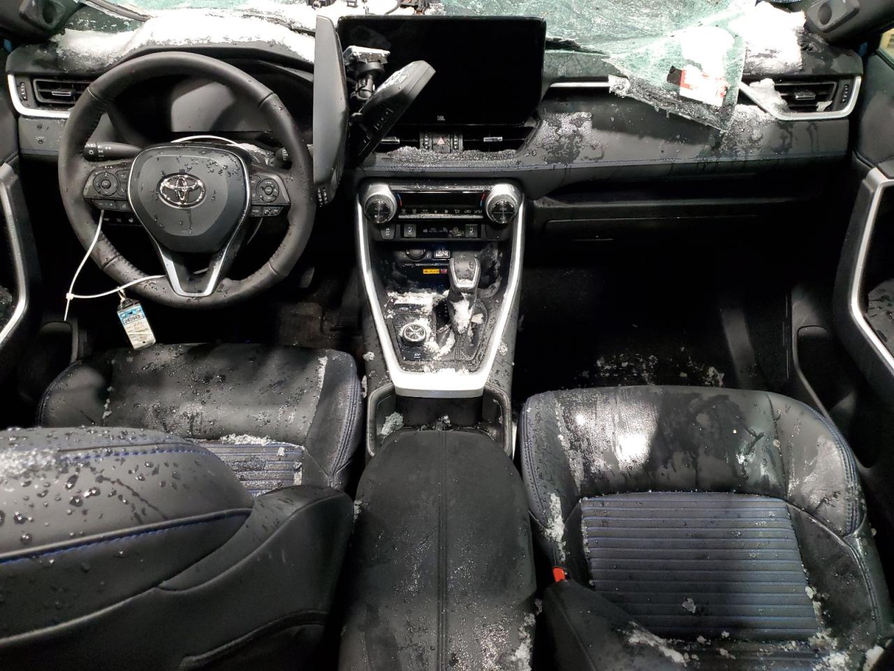 2024 Toyota RAV 4 - Image 8