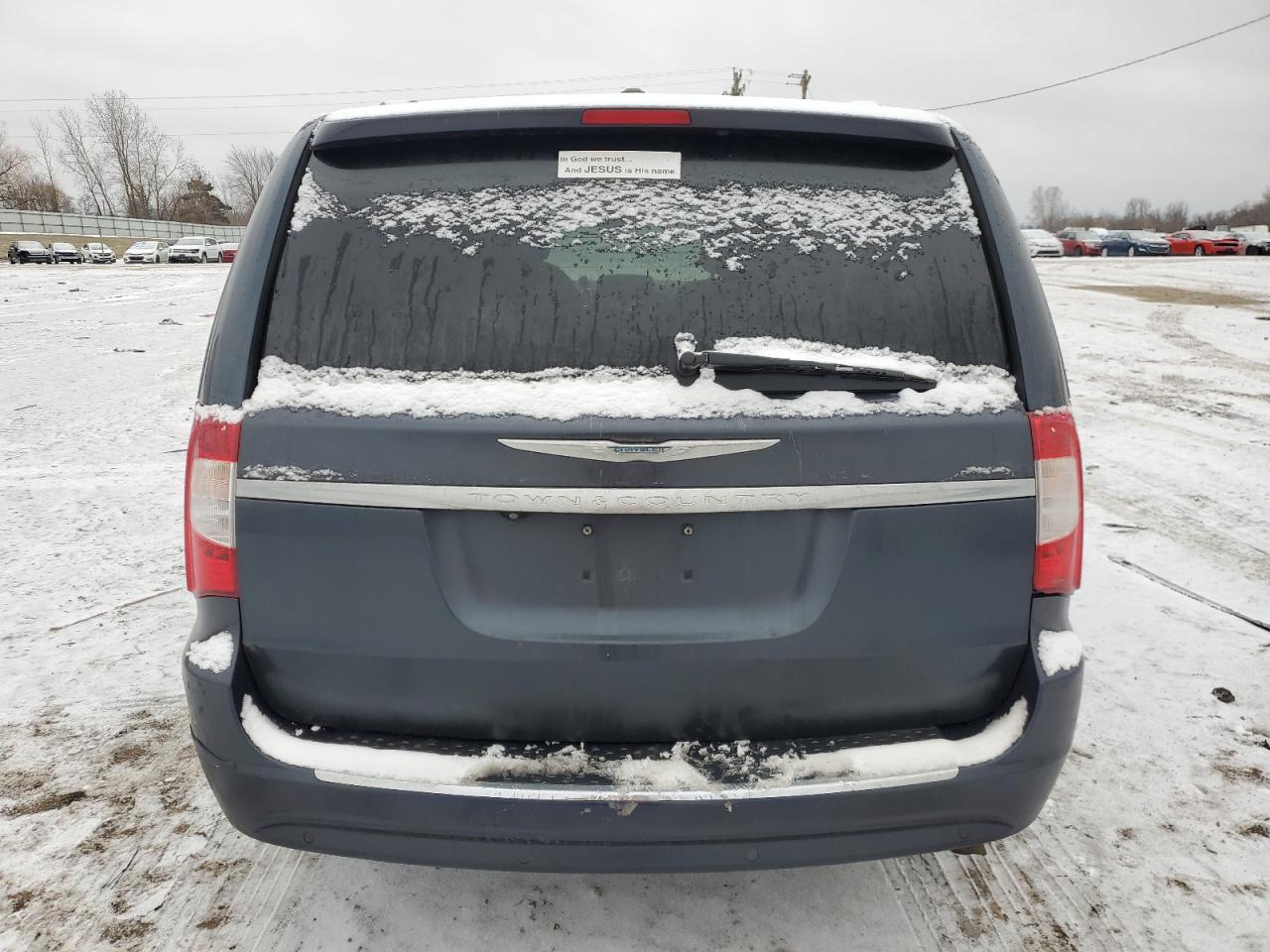 2014 Chrysler Town & Country - Image 6