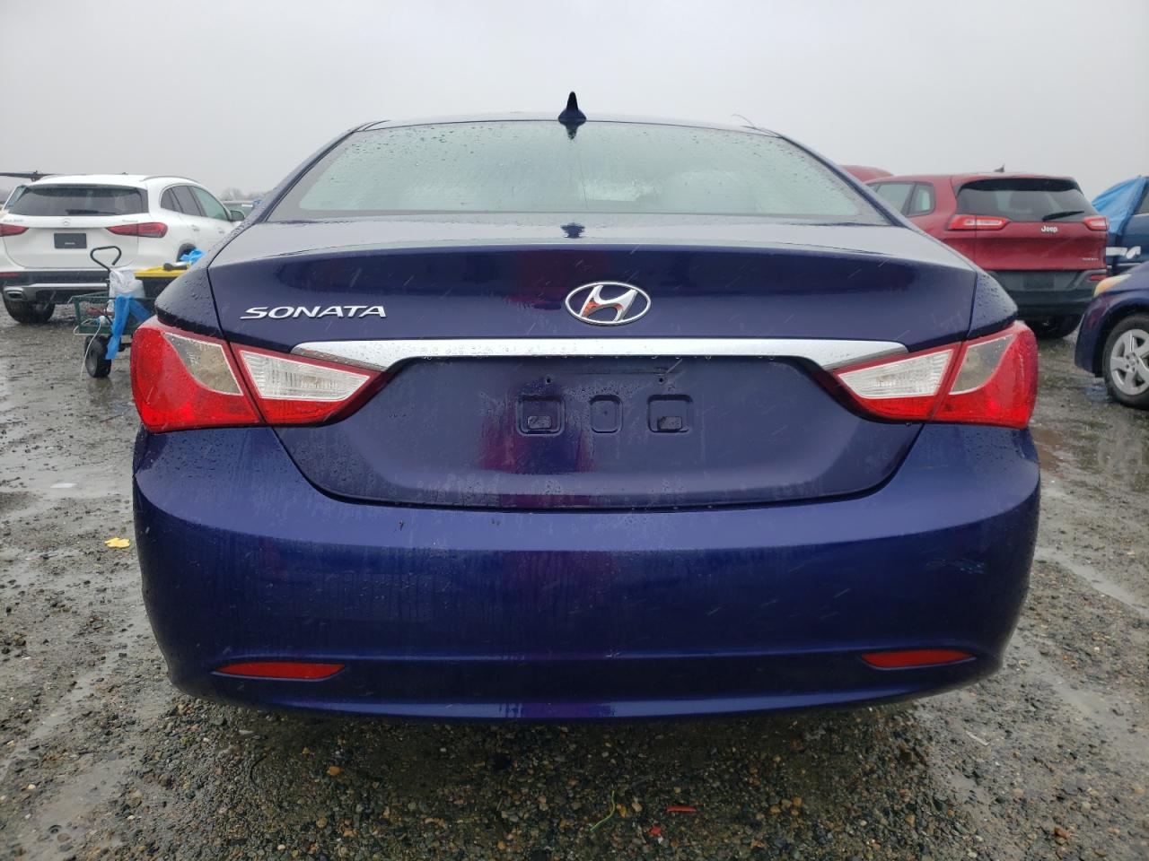 2011 Hyundai Sonata - Image 6