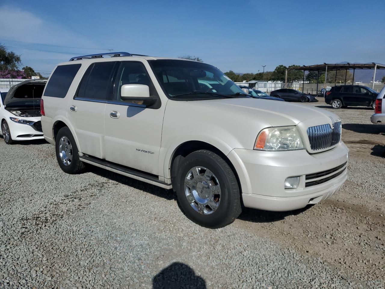 2005 Lincoln Navigator - Image 4