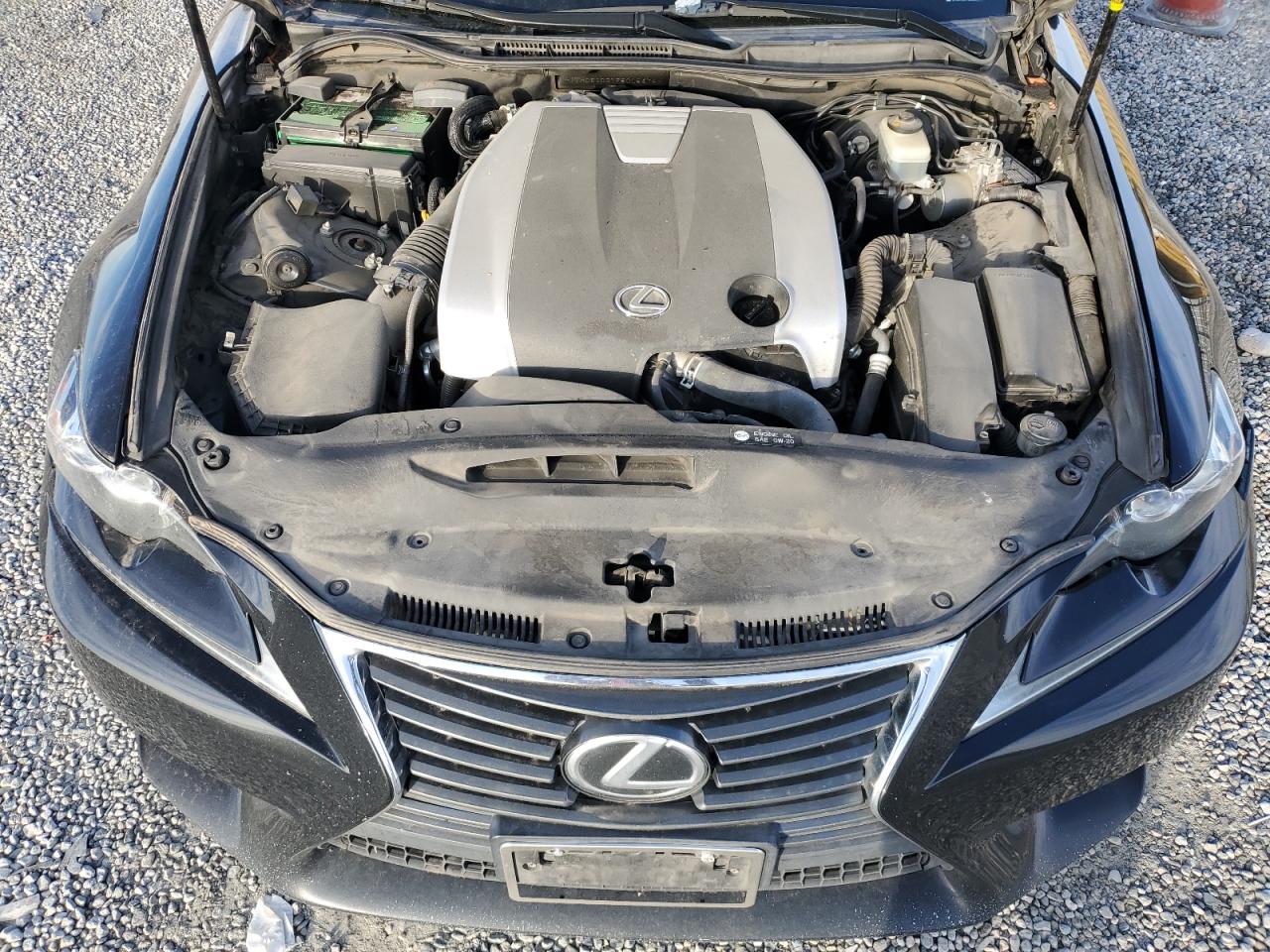 2015 Lexus IS - Image 11