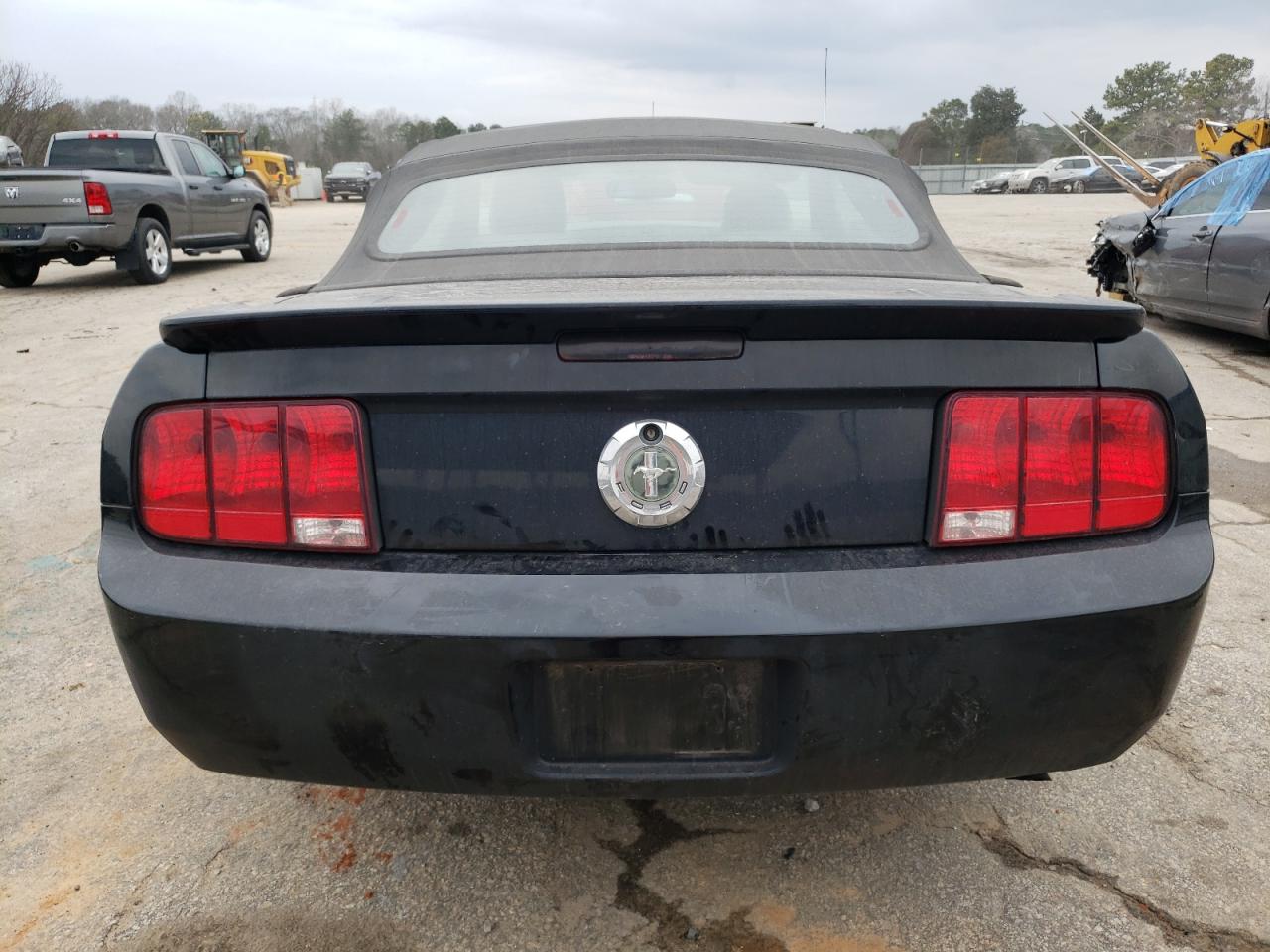 2007 Ford Mustang - Image 6