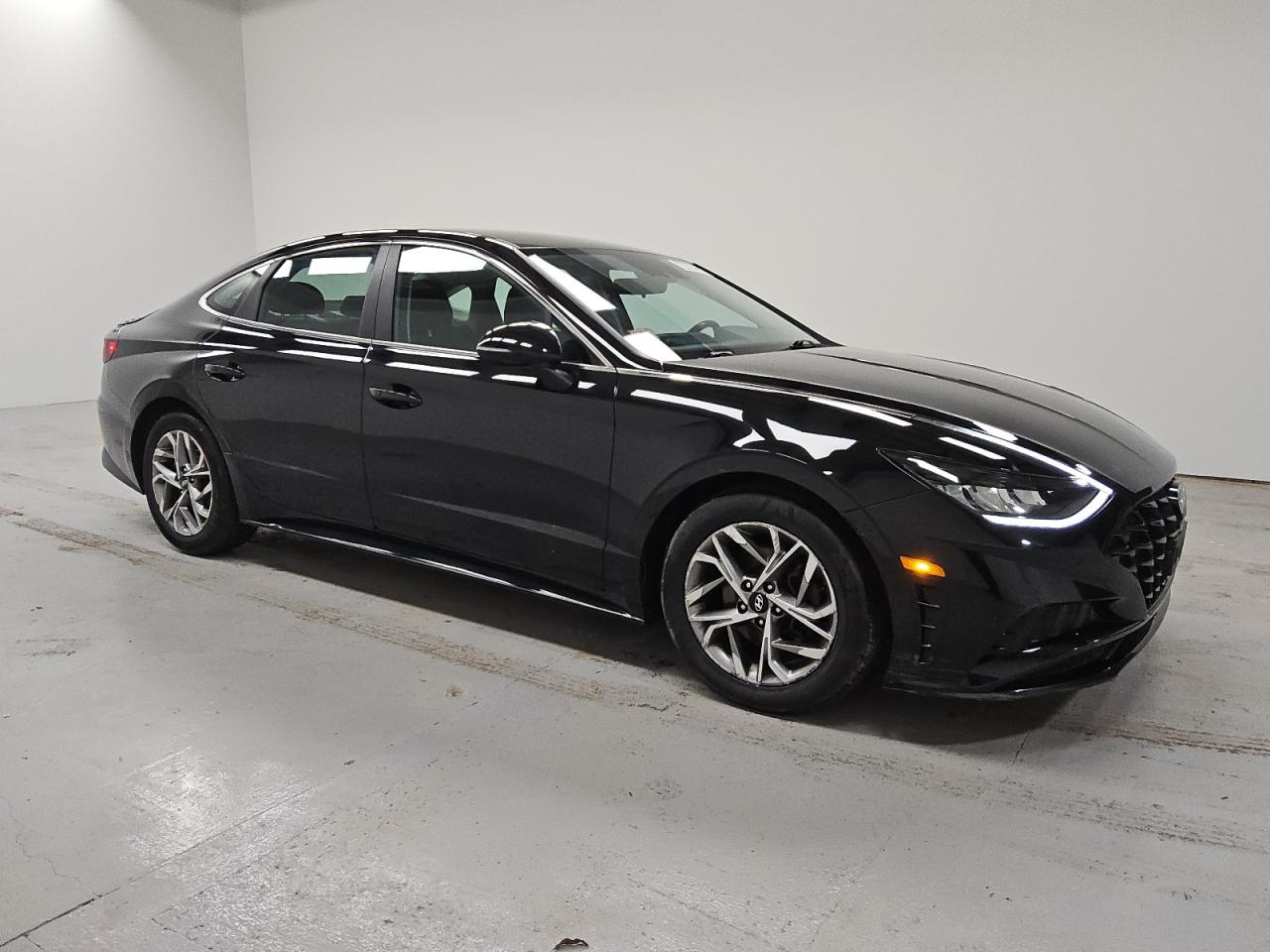 2021 Hyundai Sonata - Image 4