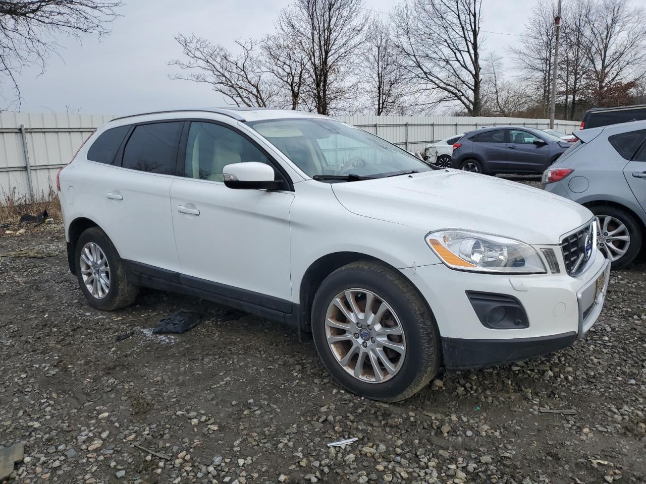 2010 Volvo XC60 - Image 4