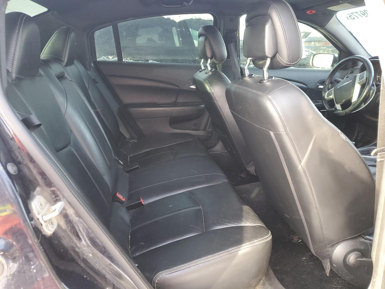 2012 Chrysler 200 - Image 10
