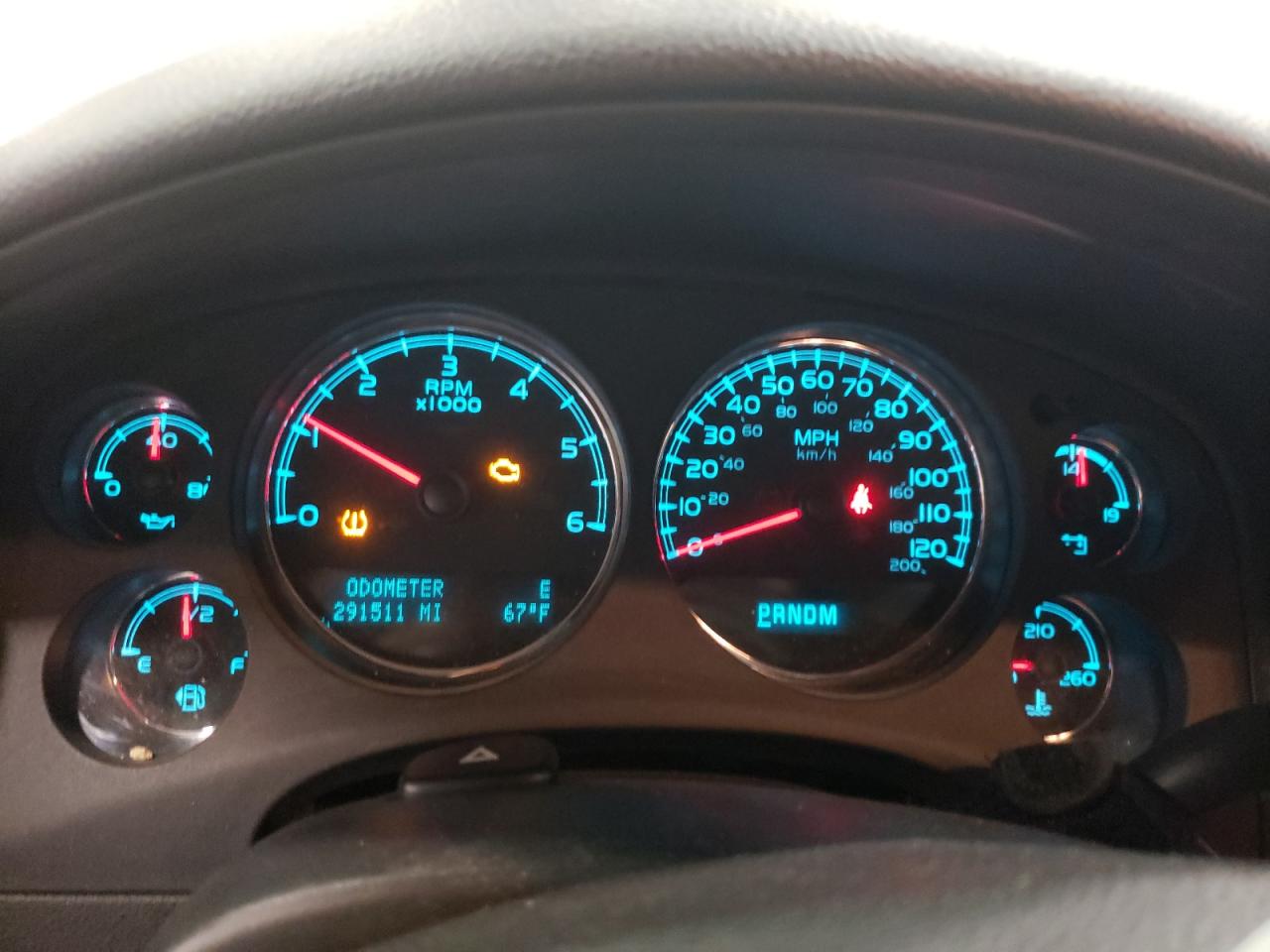 2011 Chevrolet Avalanche - Image 9