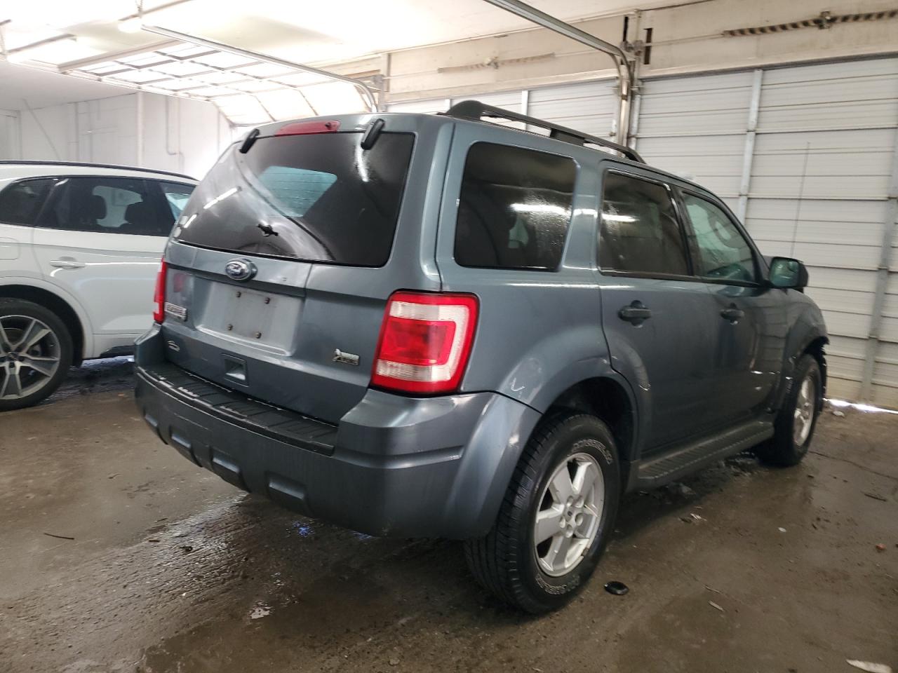 2010 Ford Escape - Image 3