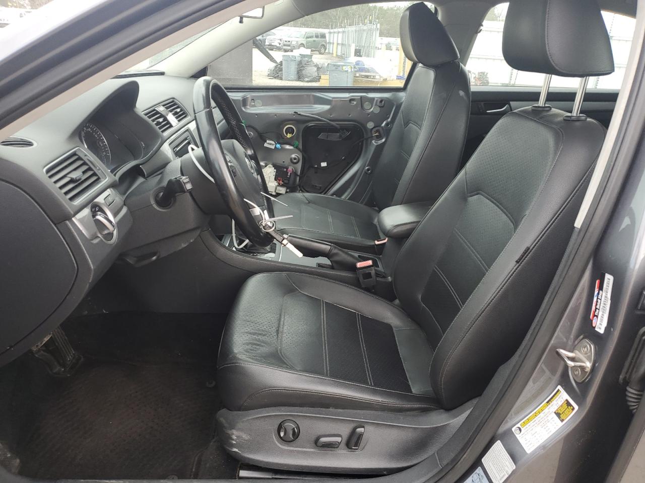 2015 Volkswagen Passat - Image 7