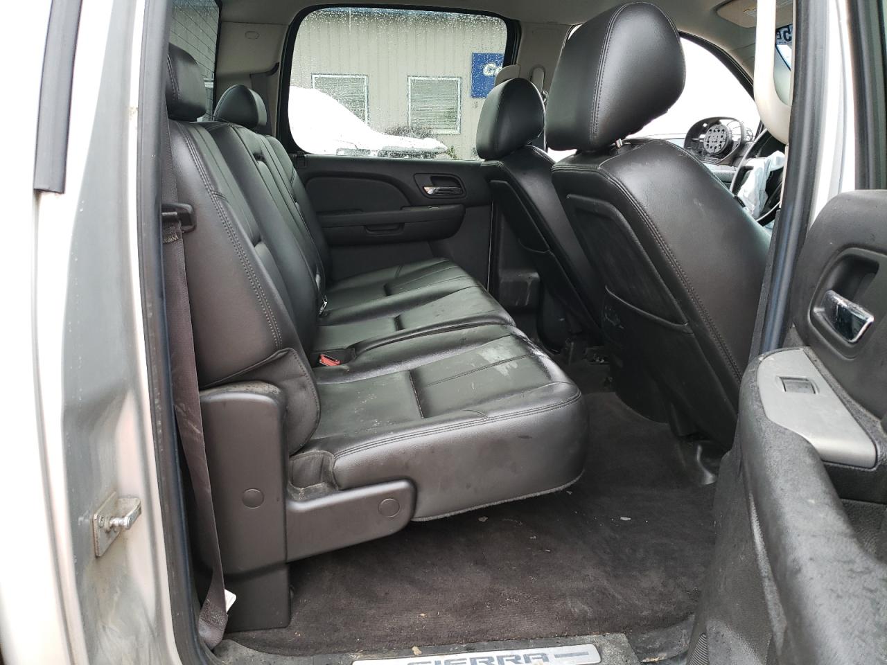 2011 GMC Sierra - Image 10