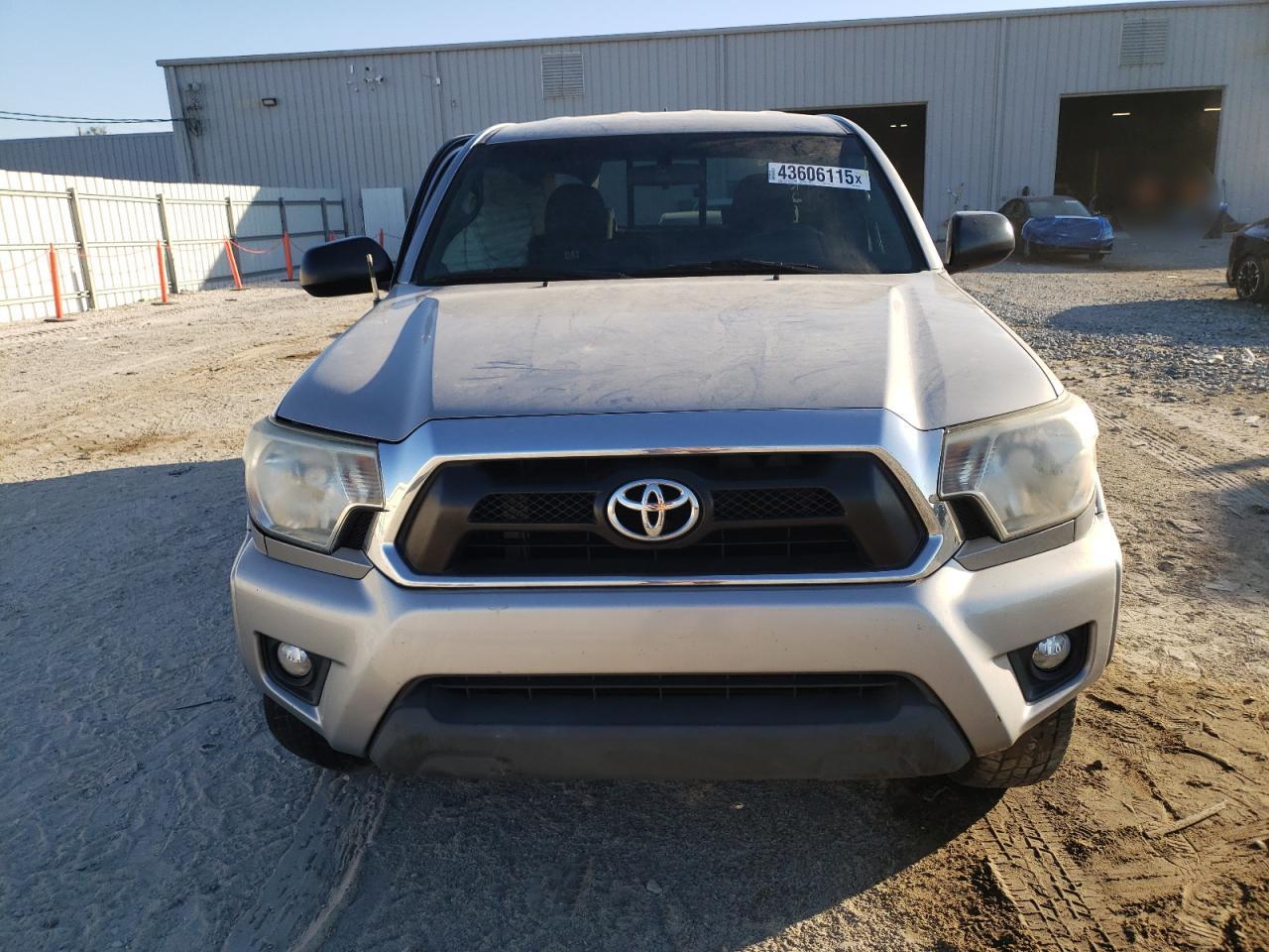 2014 Toyota Tacoma - Image 5