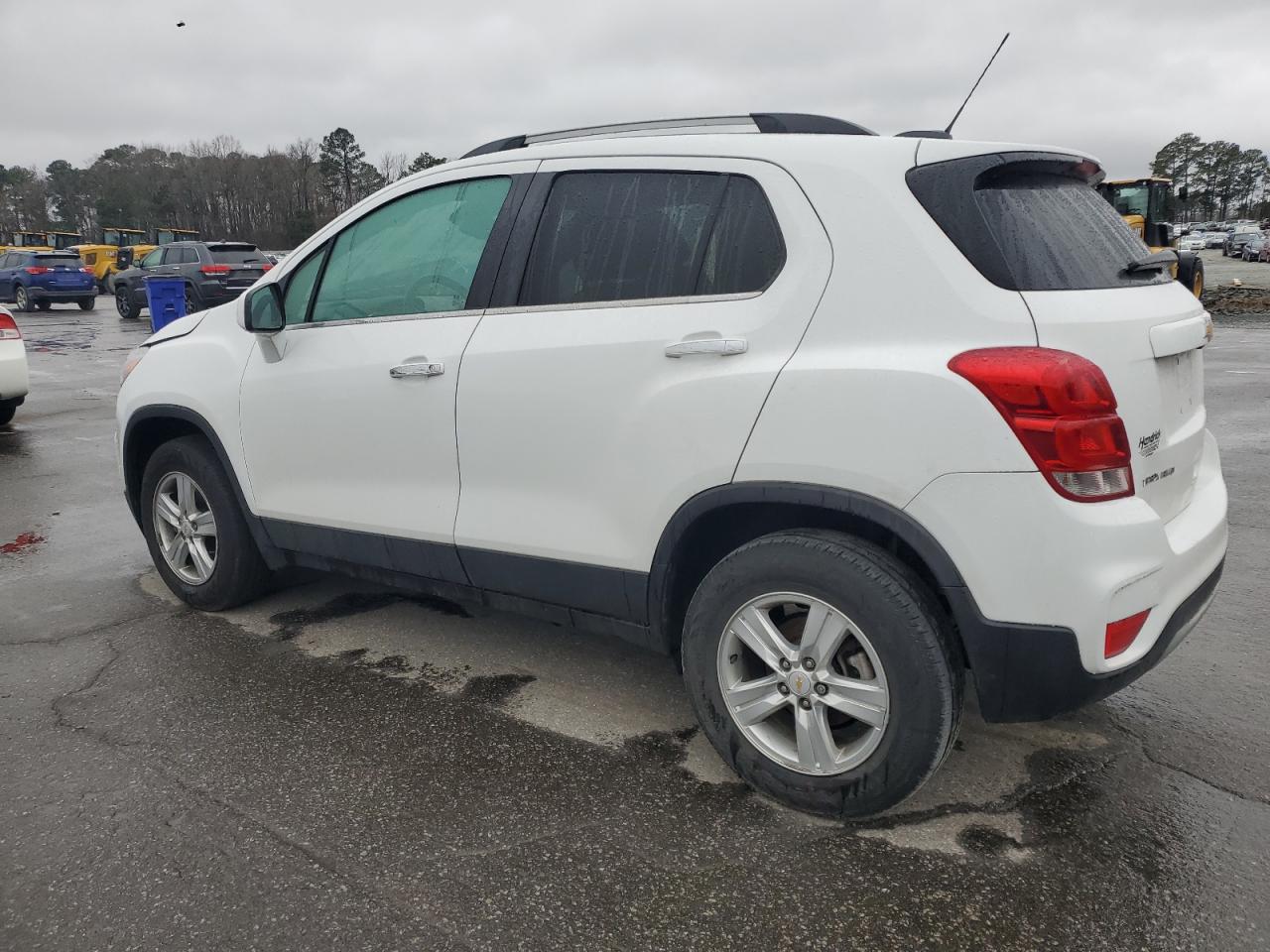 2020 Chevrolet Trax - Image 2