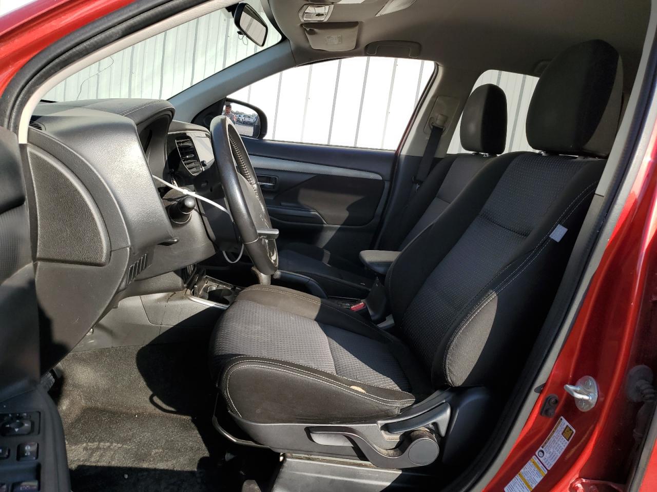 2018 Mitsubishi Outlander - Image 7