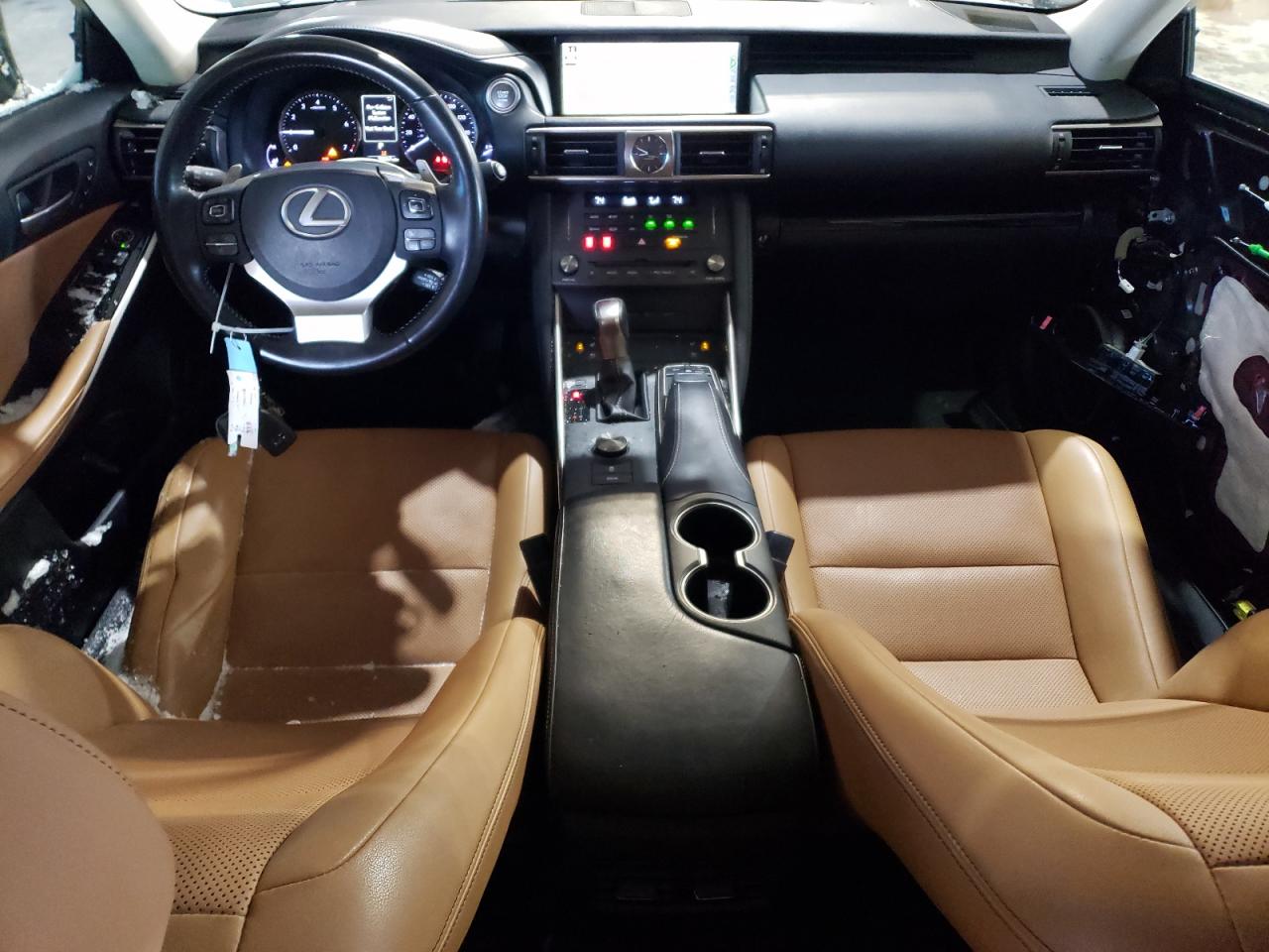 2019 Lexus IS - Image 8