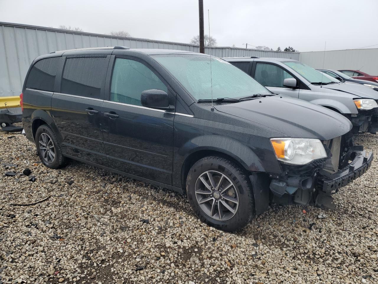 2017 Dodge Caravan - Image 4