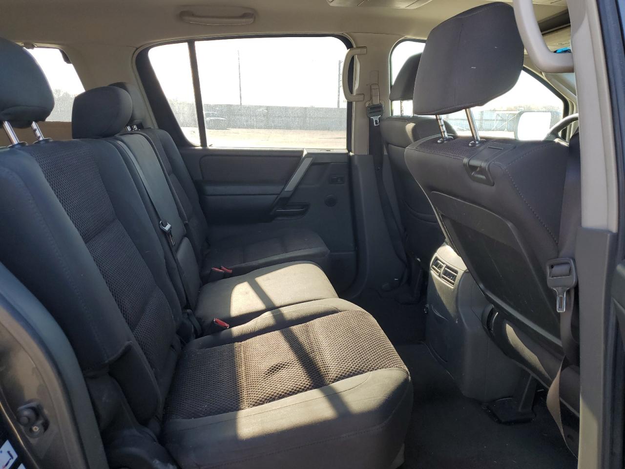 2006 Nissan Armada - Image 11