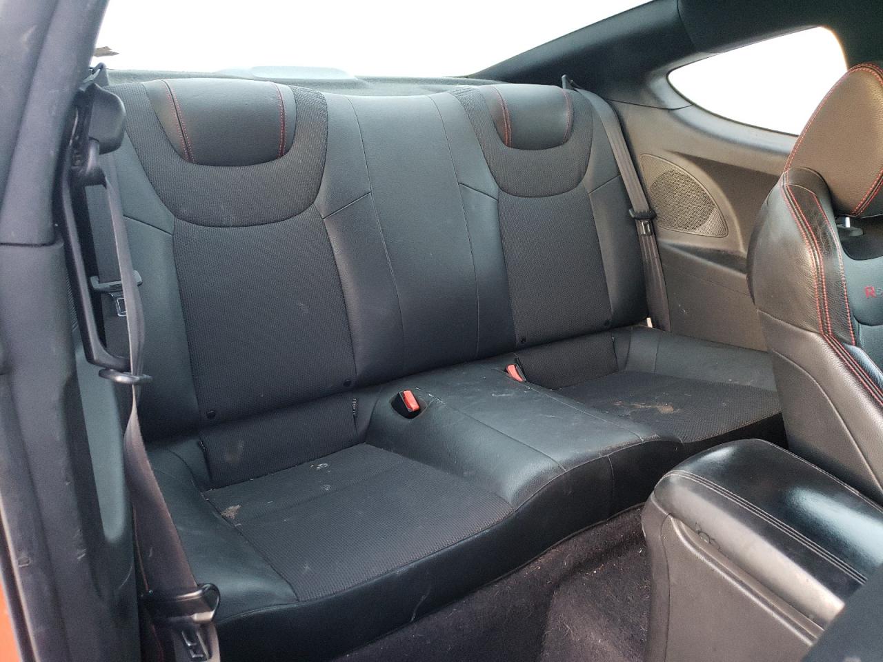 2015 Hyundai Genesis - Image 10