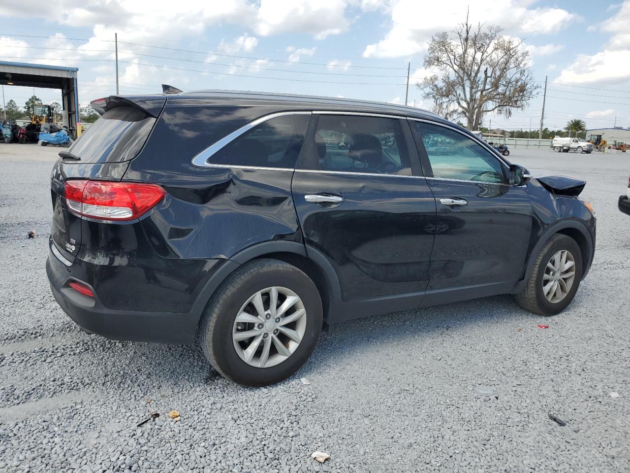 2017 Kia Sorento - Image 3