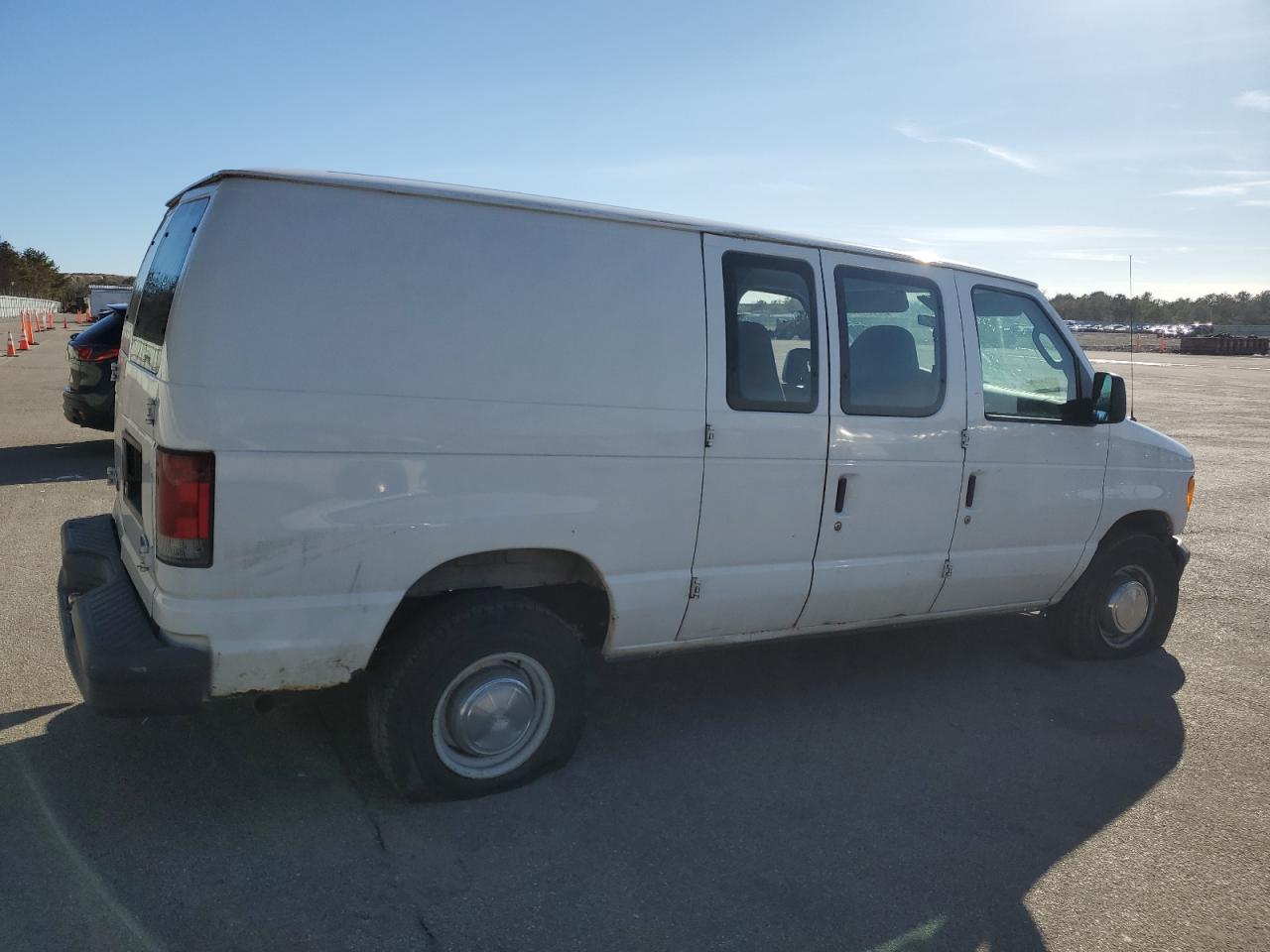 2006 Ford Econoline - Image 3