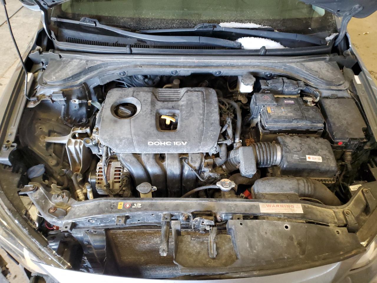 2017 Hyundai Elantra - Image 11