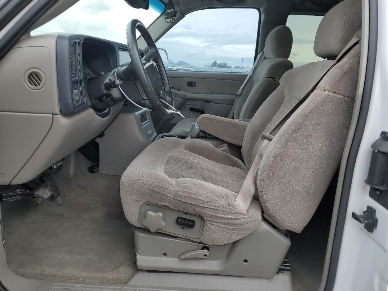 2000 Chevrolet Silverado - Image 7