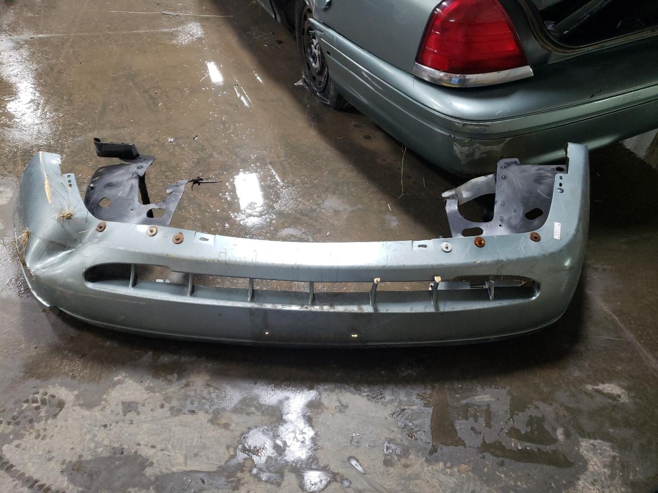 2005 Ford Crown Victoria - Image 12