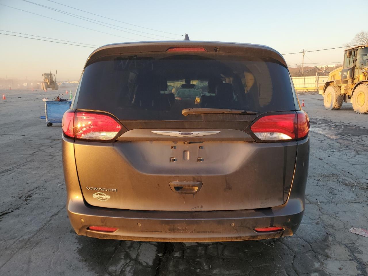 2020 Chrysler Voyager - Image 6