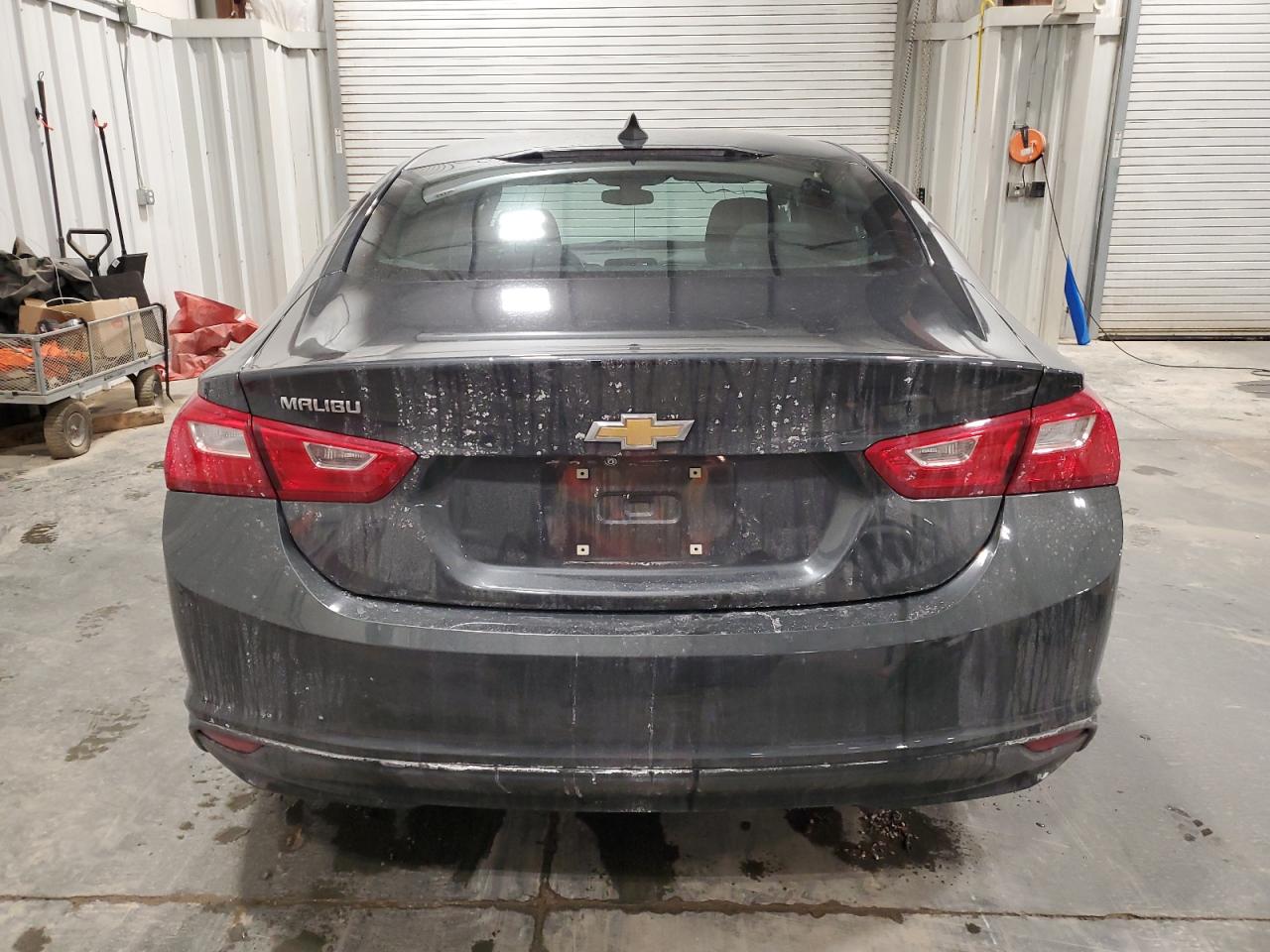 2017 Chevrolet Malibu - Image 6