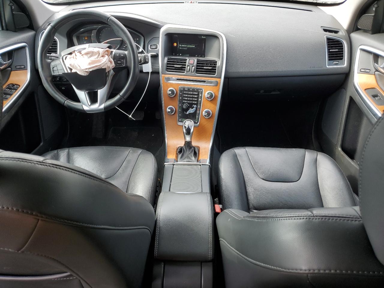 2017 Volvo XC60 - Image 8