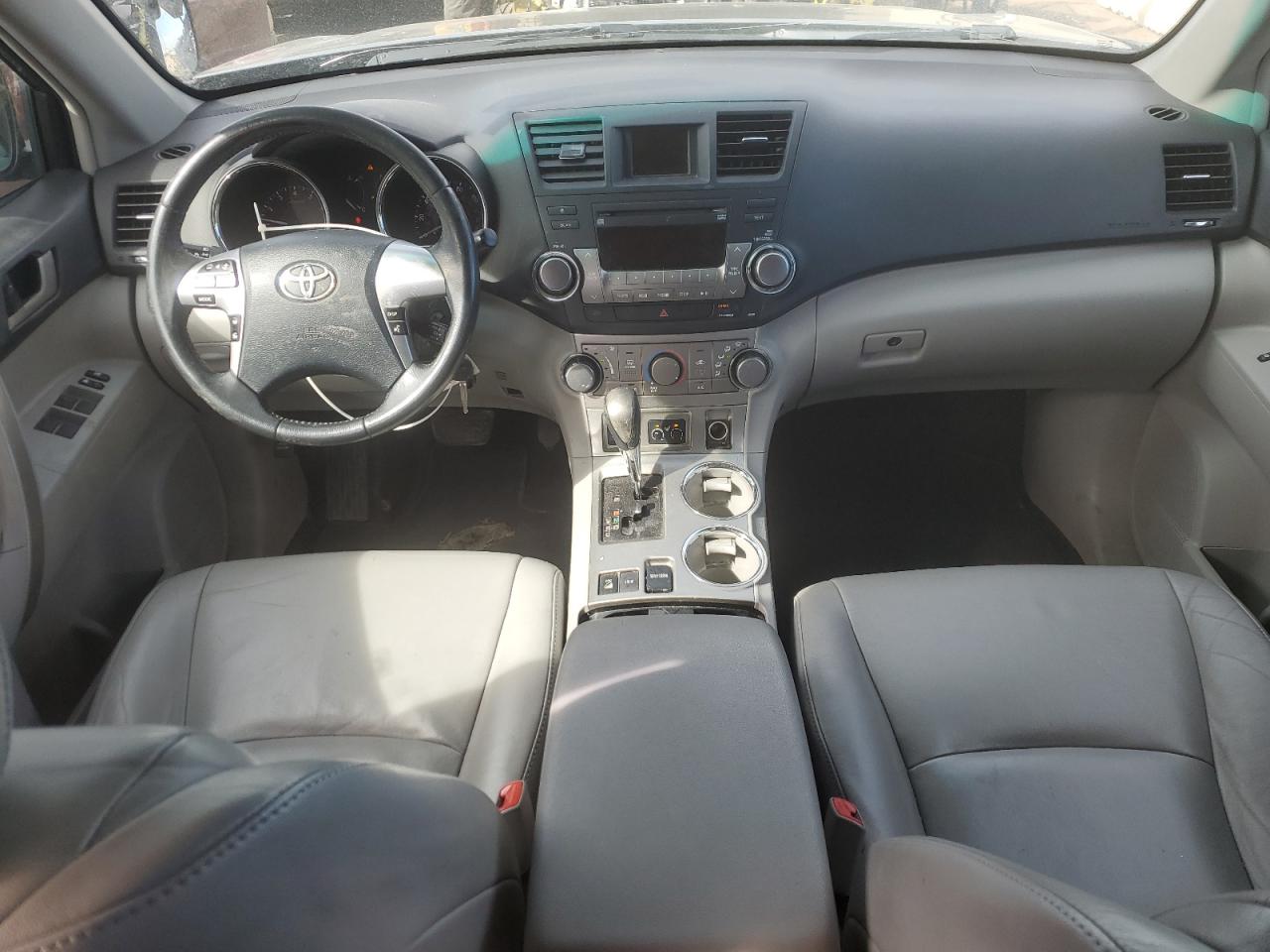2012 Toyota Highlander - Image 8