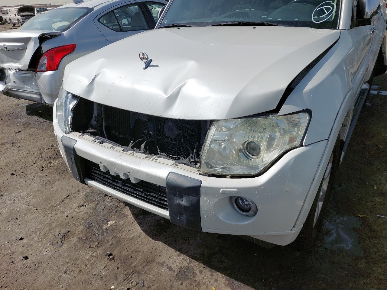 JMYLRV95WBJ705287 - 2011 Mitsubishi Pajero - #44866275