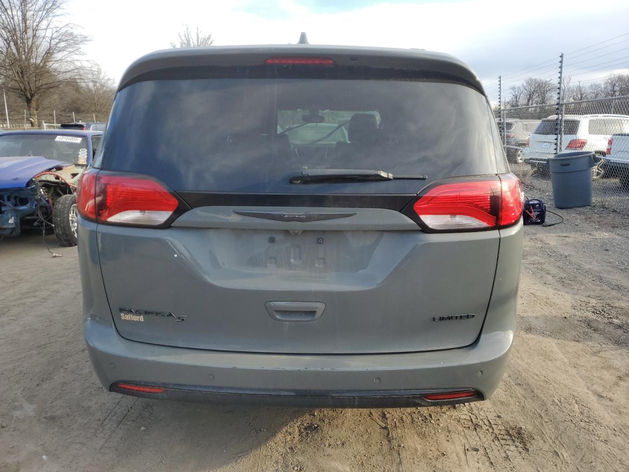 2020 Chrysler Pacifica - Image 6
