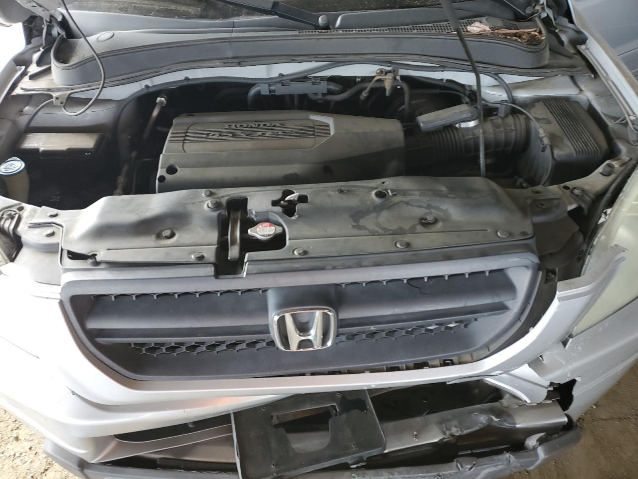 2004 Honda Pilot - Image 12