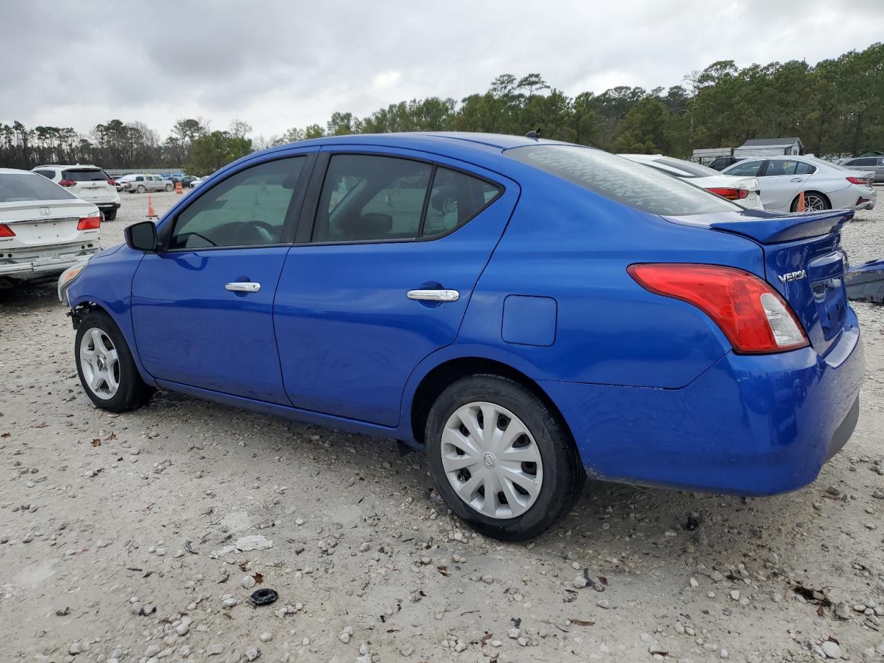 2015 Nissan Versa - Image 2