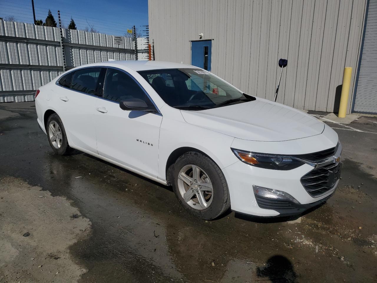 2022 Chevrolet Malibu - Image 4