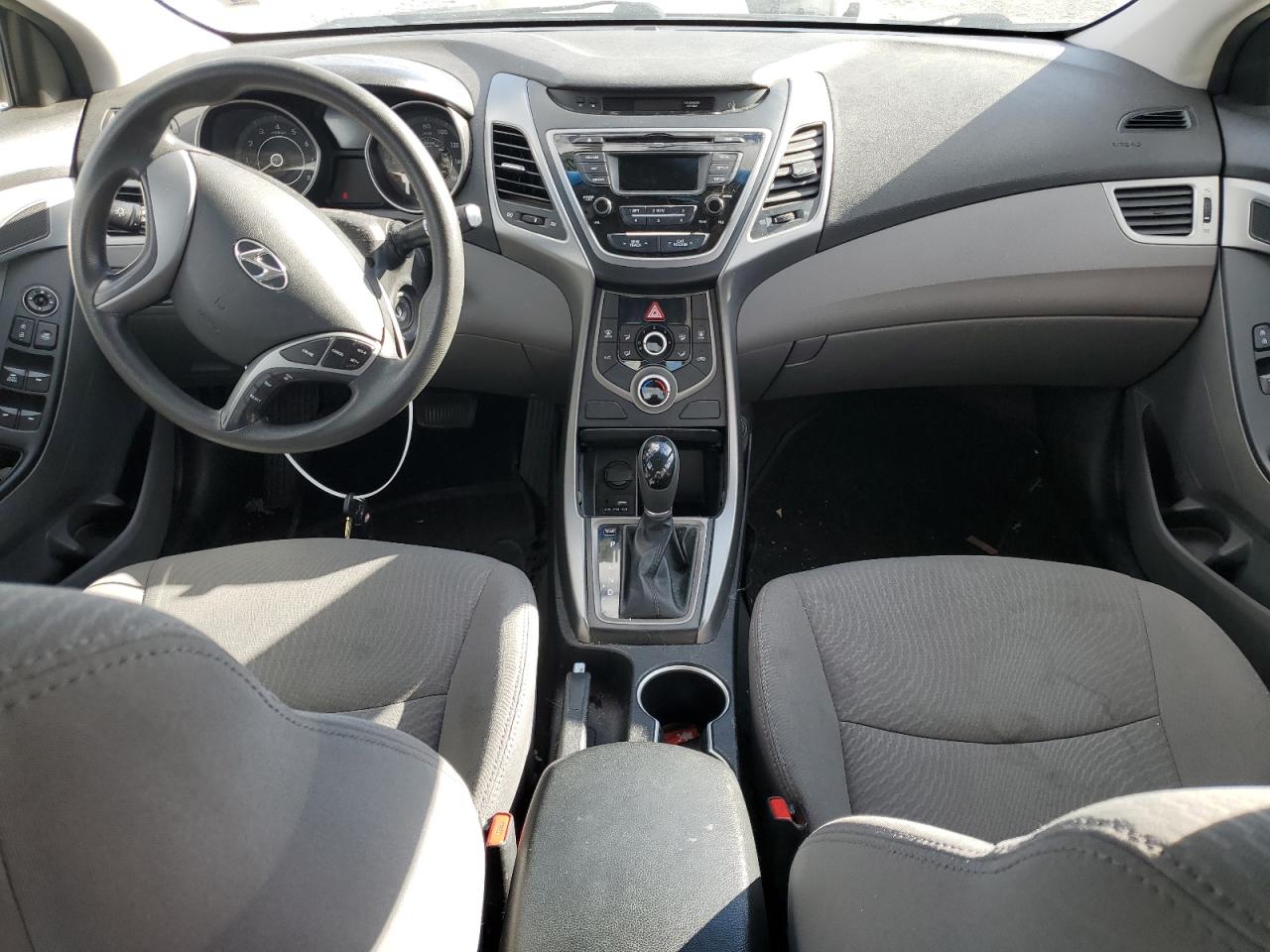 2015 Hyundai Elantra - Image 8