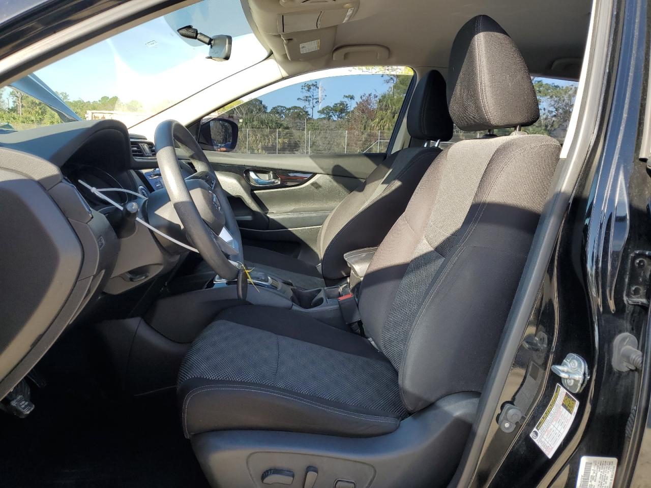 2017 Nissan Rogue - Image 7