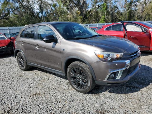  MITSUBISHI OUTLANDER 2018 Коричневый