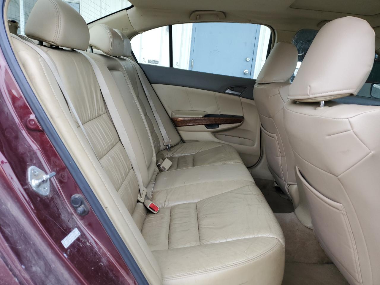 2009 Honda Accord - Image 11