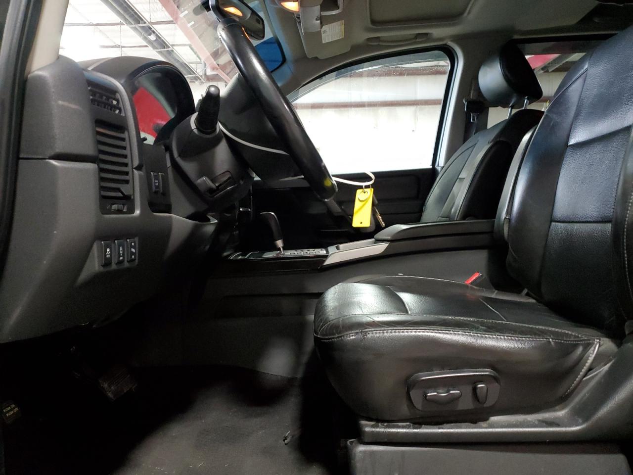 2014 Nissan Titan - Image 7