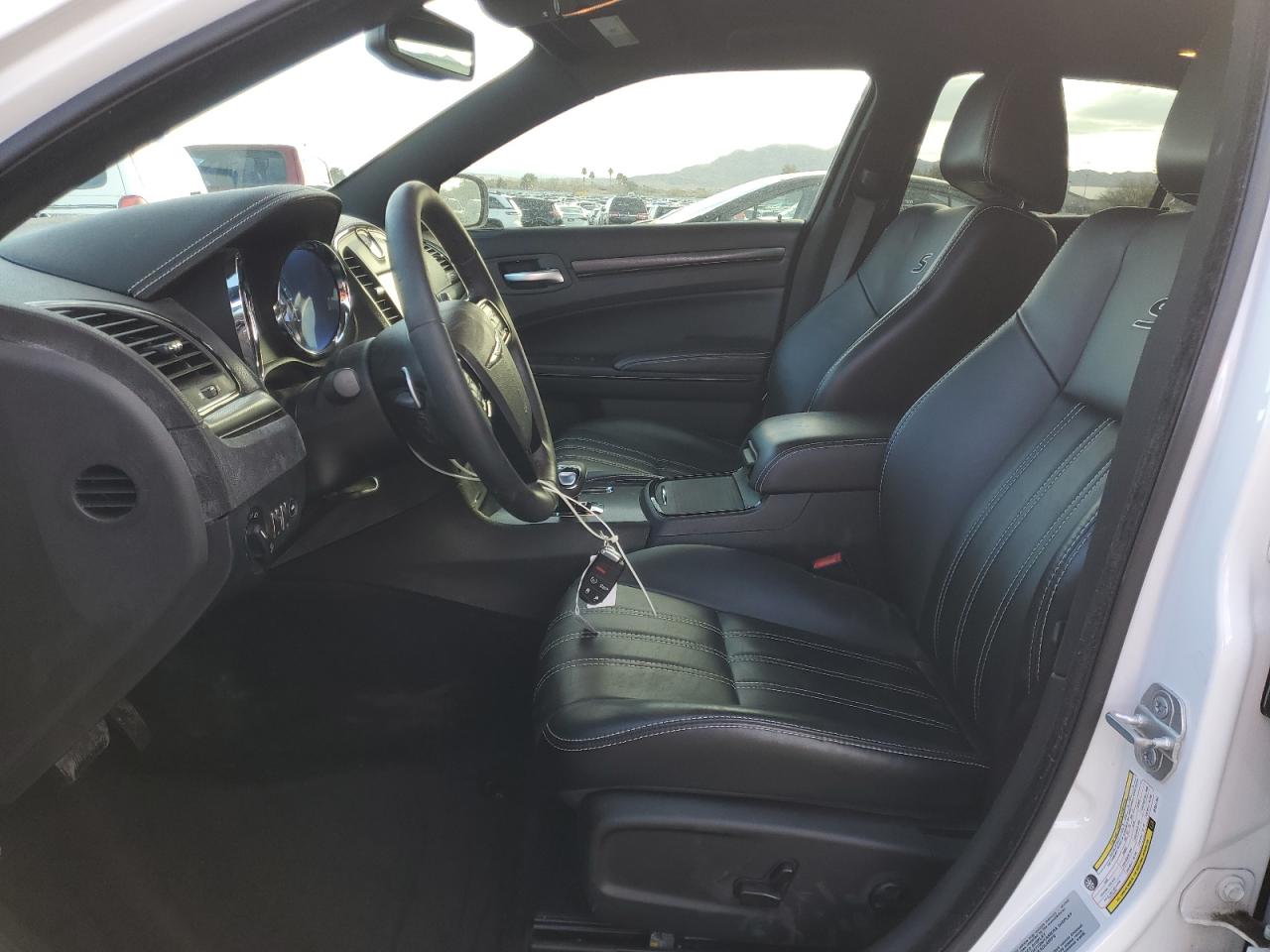 2014 Chrysler 300 - Image 7