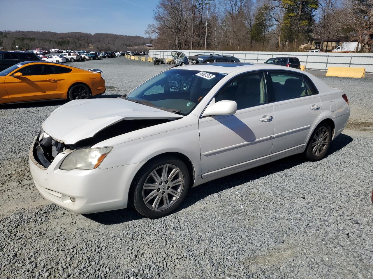 2007 Toyota Avalon - Image 1