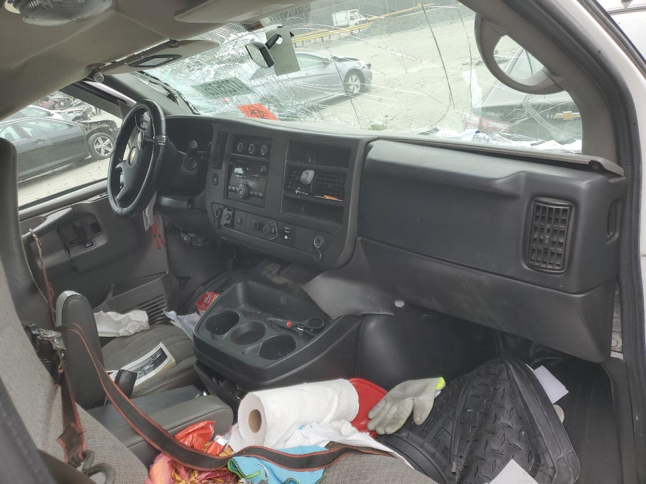 2014 Chevrolet Express - Image 8