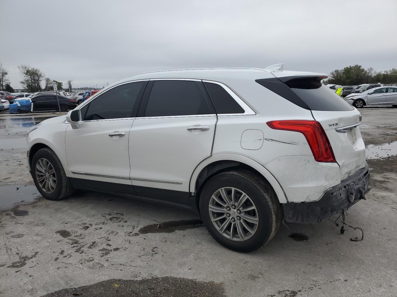 2018 Cadillac XT5 - Image 2