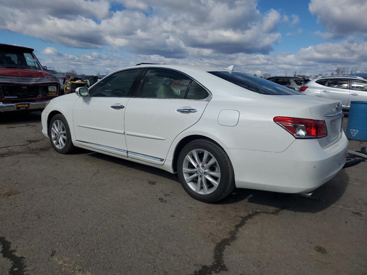 2012 Lexus ES - Image 2