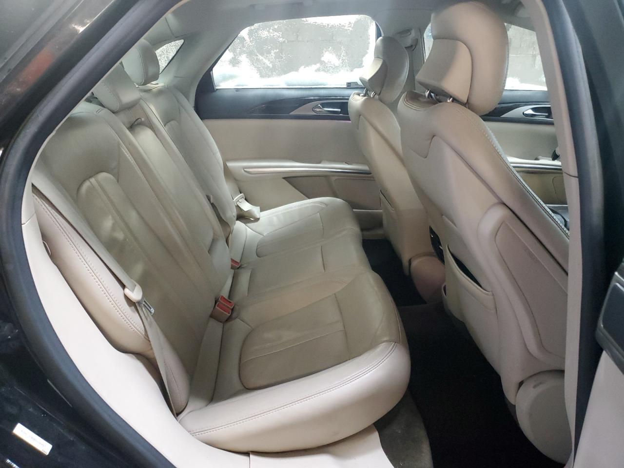2016 Lincoln MKZ - Image 11