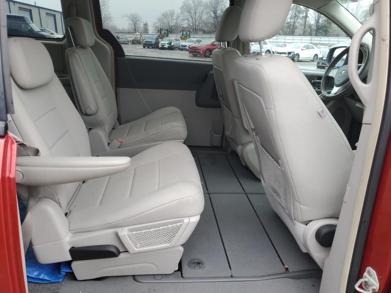 2009 Dodge Caravan - Image 11