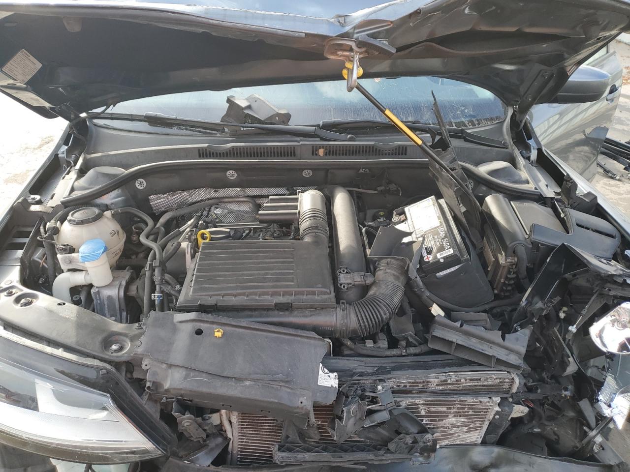 2018 Volkswagen Jetta - Image 13