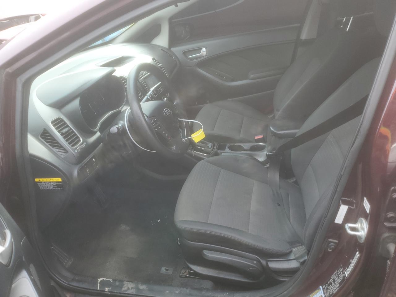 2017 Kia Forte - Image 7
