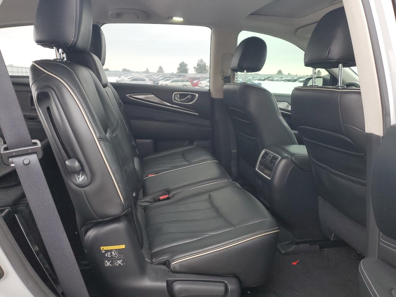 2017 Infiniti QX60 - Image 11