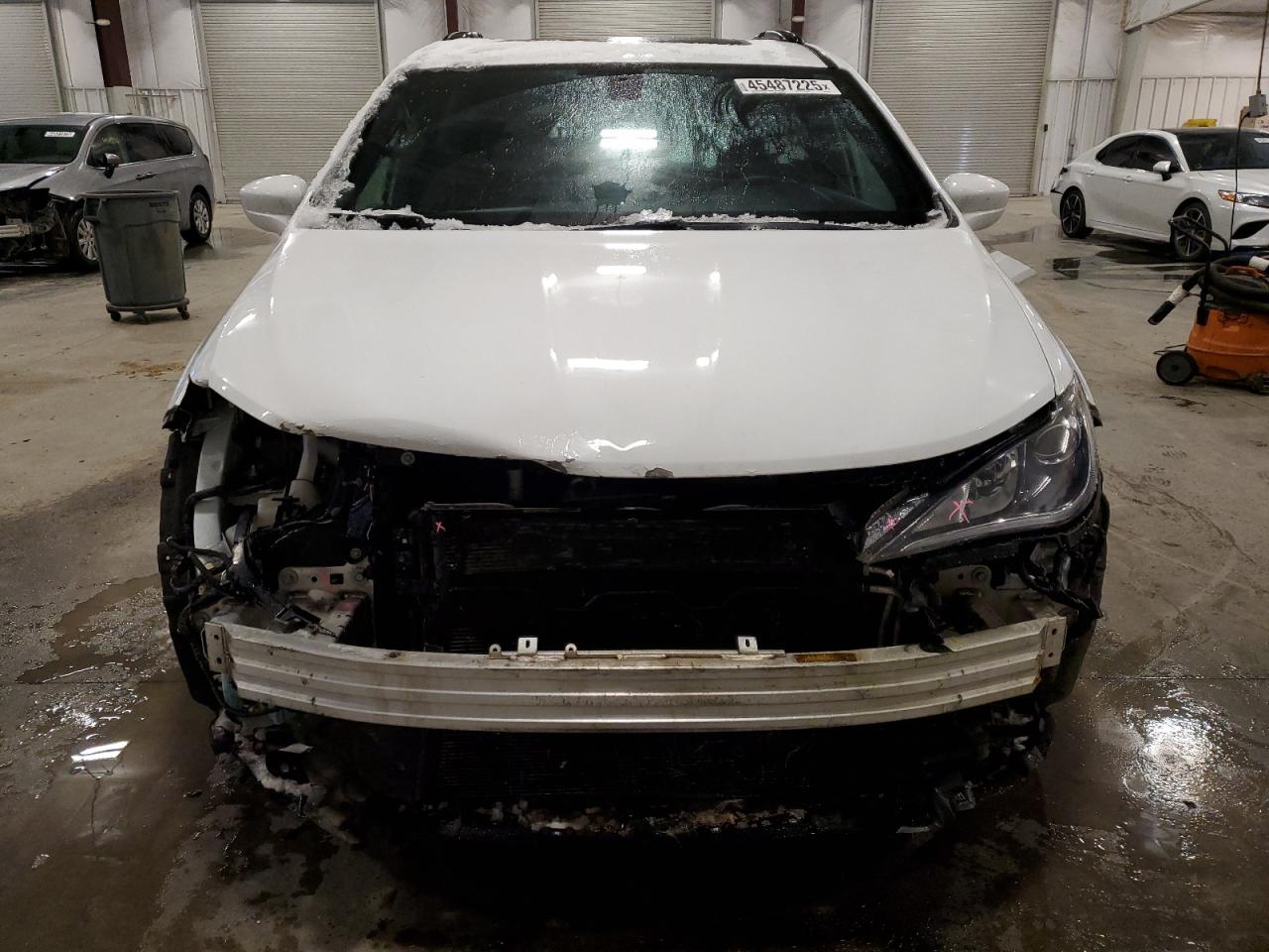 2019 Chrysler Pacifica - Image 5